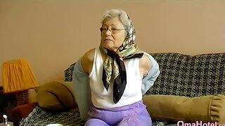 Alone grandma stripping in and bringing off her pusssy really well with sex bagatelle