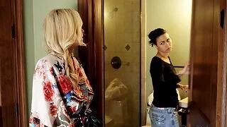 Straight chick Dana Vespoli gets seduced by lesbian Potentate Syre